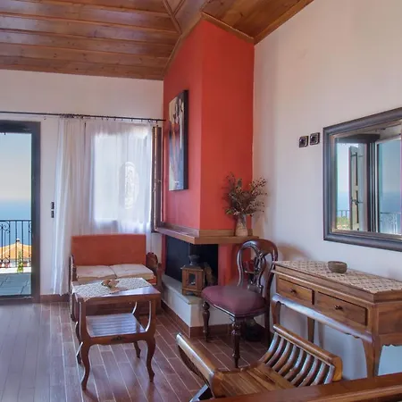 Traditional 4 Epoches Pensión 3*